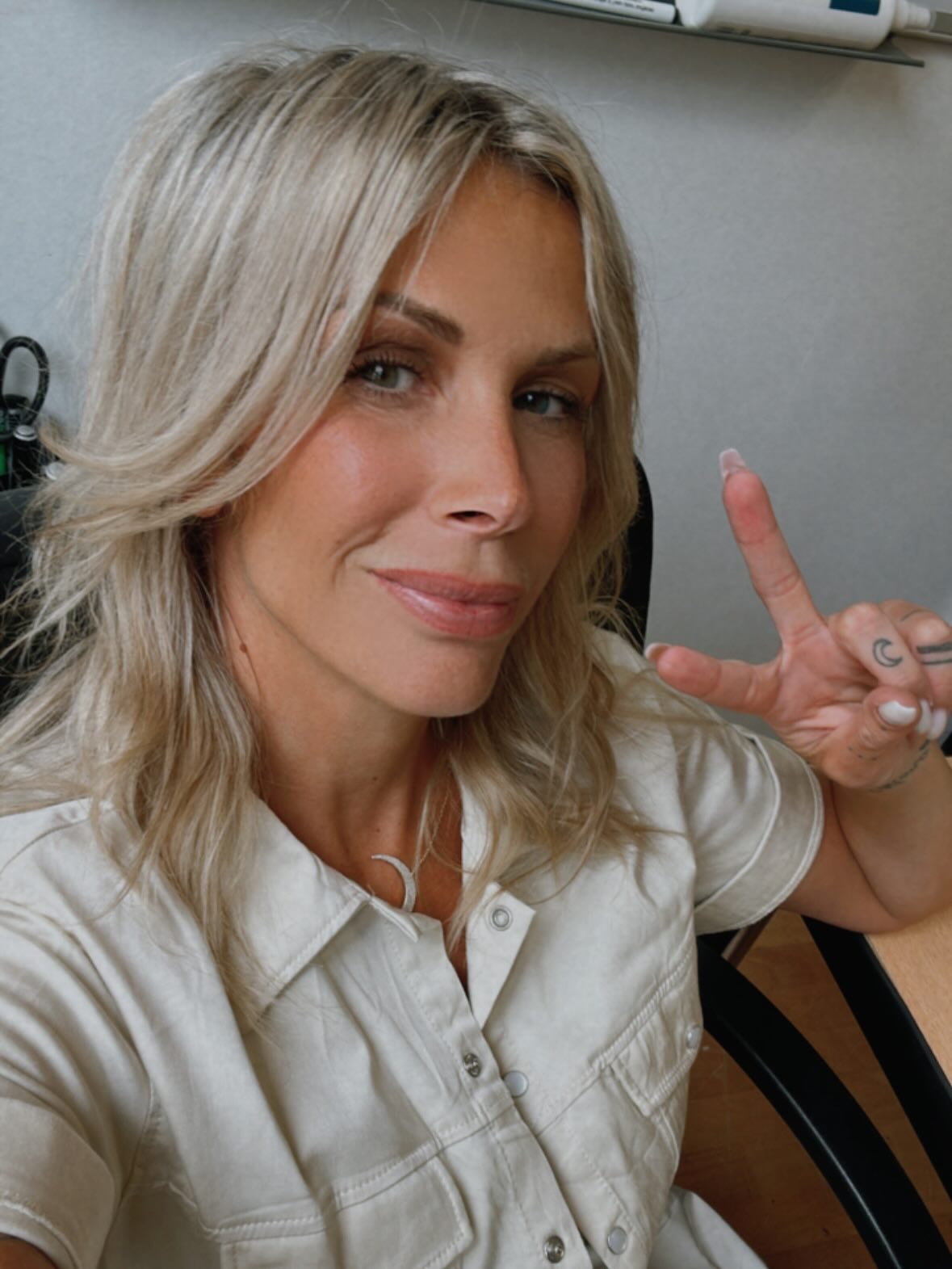 Fk2 posant en selfie
